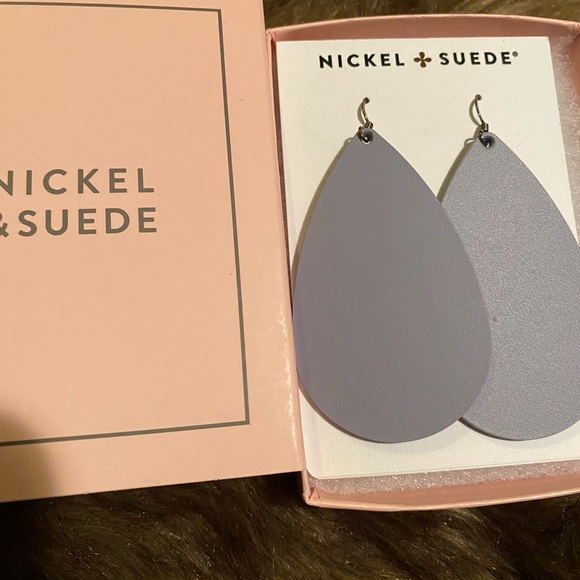 Lavender Nickel & Suede teardrop earrings - Picture 2 of 3